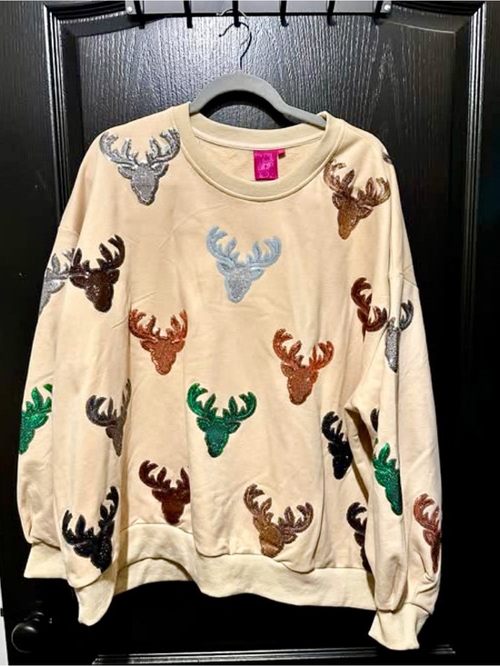 QUEEN OF SPARKLES Tops - QUEEN OF SPARKLES Cream Sweatshirt with Multicolored Sequin Deer Heads